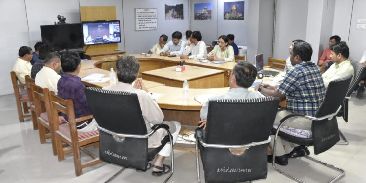 ધોરણ 10 અને 12 બોર્ડની પરીક્ષા સંદર્ભે જિલ્લા કલેકટરશ્રી વરુણકુમાર બરનવાલના અધ્યક્ષસ્થાને પાલનપુર ખાતે પરીક્ષા સમિતિની બેઠક યોજાઇ