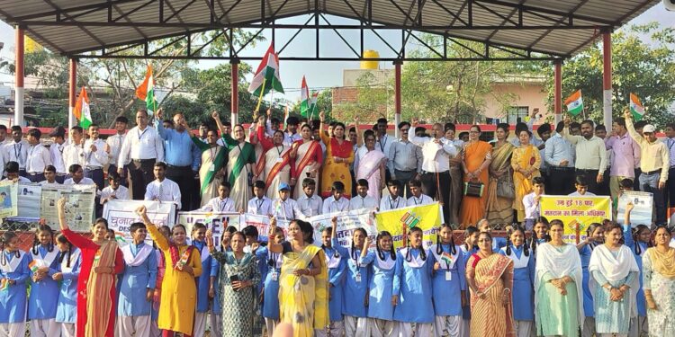 मतदाता शपथ” व “मैं भारत हॅू-भारत है मुझमें….” गीत से *”मतदाता जागरूकता अभियान” का हुआ आगाज