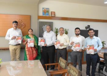 ભાવનગર જિલ્લાની વિકાસગાથા રજૂ કરતી પુસ્તિકા વિકાસ વાટિકા નું પ્રભારીમંત્રી શ્રીમતી ભાનુબેન બાબરીયાનાં હસ્તે  વિમોચન