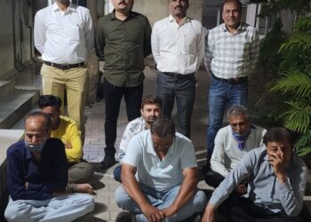 રોકડ રૂ.૪૧,૨૬૦/-સહિત કુલ રૂ.૫૬,૭૬૦/-નાં મુદ્દામાલ સાથે ગંજીપત્તાનો હારજીતનો તીનપત્તીનો જુગાર રમી-રમાડતાં છ માણસોને ઝડપી પાડતી ભાવનગર લોકલ ક્રાઇમ બ્રાન્ચ