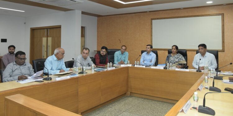 રાજ્યના મુખ્ય નિર્વાચન અધિકારી શ્રીમતી પી.ભારતીની અધ્યક્ષતામાં રાજકીય પક્ષોના પ્રતિનિધિઓ સાથે બેઠક યોજાઈ