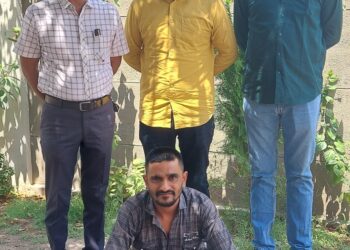 ભાવનગર બગદાણા પોલીસ સ્ટેશનમાં દાખલ થયેલ હત્યાના ગુન્હાના ભાવનગર જિલ્લા જેલમાં રહેલ વચગાળાના જામીન પરથી ફરાર કાચા કામના કેદીને ઝડપી પાડતી ભાવનગર લોકલ ક્રાઇમ બ્રાન્ચ