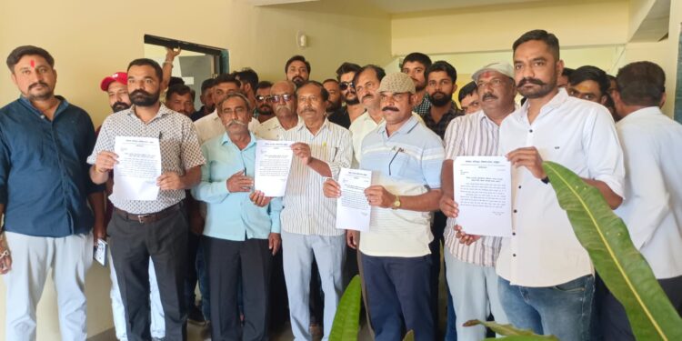 રાજકોટ લોકસભાના ઉમેદવાર દ્વારા રાજપૂત સમાજ વિષે અભદ્ર ટીપ્પણી મામલે દાંતા રાજપુત ક્ષત્રિય સમાજે રેલી કાઢી આવેદનપત્ર આપ્યુ