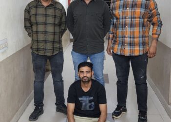 ખુન તથા હથિયારના ગુન્હાઓમાં પકડાયેલ અને રાજકોટ શહેર બી.ડીવીઝન પોલીસ સ્ટેશનમાં હત્યાની કોશિષના ગુન્હામાં નાસતાં-ફરતાં આરોપીને ઝડપી પાડતી ભાવનગર લોકલ ક્રાઇમ બ્રાન્ચ