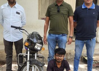 ચોરી થયેલ મોટર સાયકલ કિ.રૂ.૩૫,૦૦૦/-ના મુદ્દામાલ સાથે એક ઇસમને ઝડપી પાડી વાહન ચોરીનો ગુન્હો શોધી કાઢતી ભાવનગર લોકલ ક્રાઇમ બ્રાન્ચ