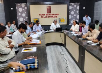 જિલ્લા ચૂંટણી અધિકારી અને જિલ્લા કલેક્ટર શ્રી આર.કે.મહેતાની અધ્યક્ષતામાં SVEEP(સ્વીપ) કોર કમિટીના સભ્યો તથા નોડલ અધિકારીશ્રીઓ સાથે બેઠક યોજાઇ