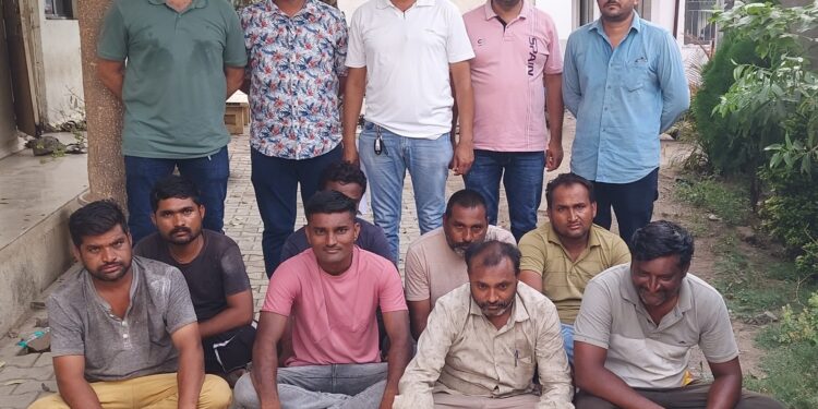 ગંજીપત્તાનો તીનપત્તીનો હારજીતનો જુગાર રમતા કુલ-૦૮ શકુનીઓને રોકડ રૂ.૧૧,૩૬૦/-ના મુદ્દામાલ સાથે ઝડપી પાડતી ભાવનગર એલસીબી.