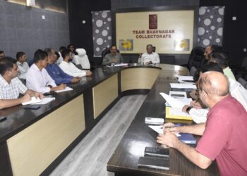 જિલ્લા કલેકટરશ્રી આર.કે.મહેતાના અધ્યક્ષતામાં યોગ દિવસની જિલ્લા કક્ષા ઉજવણીની પૂર્વતૈયારીની સમીક્ષા બેઠક યોજાઇ