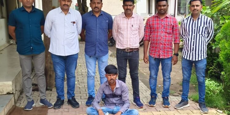 ભાવનગર-સોમનાથ હાઇ-વે ઉપર આવેલ બહુચરાજી ધામ મંદિરમાં દાન પેટીમાંથી ચોરી કરેલ રૂ.૧૨,૦૩૦/-ના મુદ્દામાલ સાથે એક ઇસમને ઝડપી ચોરીનો ગુન્હો શોધી કાઢતી ભાવનગર લોકલ ક્રાઇમ બ્રાન્ચ