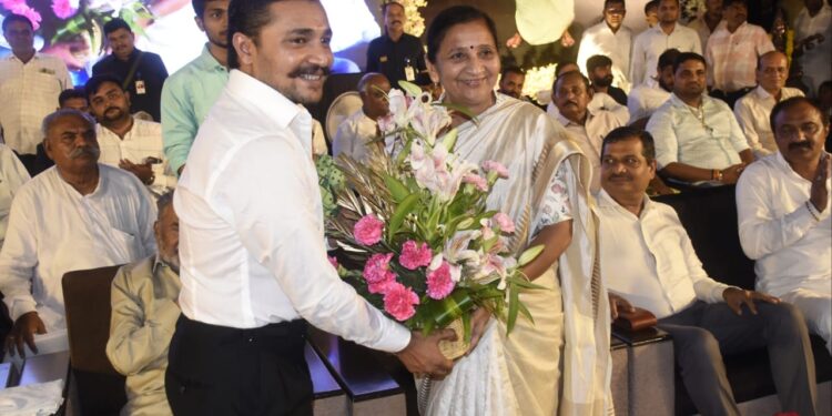 રાજ્યકક્ષાના મંત્રીશ્રી પરસોત્તભાઈ સોલંકીની સમાજને અનોખી ભેટ : સ્પર્ધાત્મક પરીક્ષાના માર્ગદર્શન માટે ‘ભાઈ’ એજ્યુકેશન એપનું લોકાર્પણ