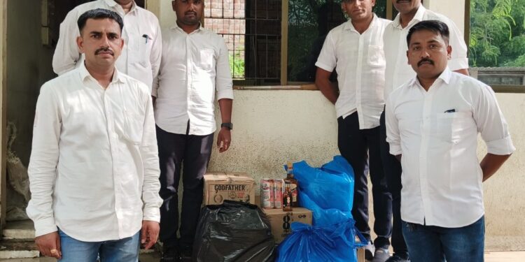 ભારતીય બનાવટનાં પરપ્રાંત ઇંગ્લીશ દારૂની અલગ-અલગ બ્રાન્ડની નાની-મોટી  બોટલ નંગ-૧૫૫ તથા બિયર ટીન-૧૪૪ મળી કિ.રૂ.૩૨,૧૦૦/-નો મુદ્દામાલ ઝડપી પાડતી ભાવનગર લોકલ ક્રાઇમ બ્રાન્ચ