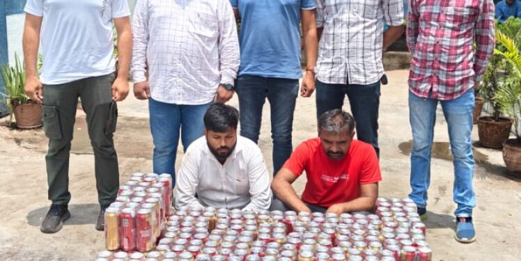 ભારતીય બનાવટનાં પરપ્રાંતીય બિયર ટીન નંગ-૪૧૪ કિ.રૂ.૪૧,૪૦૦/-સહિત કુલ રૂ.૫,૪૧,૪૦૦/-નાં મુ્દામાલ સાથે કુલ-૦૨ ઇસમોને ઝડપી પાડતી ભાવનગર લોકલ ક્રાઇમ બ્રાન્ચ