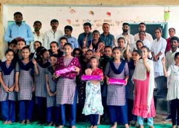 ભાવનગરના કરદેજ કન્યા શાળાની વિદ્યાર્થિનીઓને ઉંડવી પ્રાથમિક આરોગ્ય કેન્દ્ર આરોગ્યલક્ષી કામગીરી બદલ પ્રોત્સાહિત કરાયા