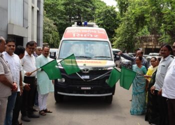 સિહોર સામુહિક આરોગ્ય કેન્દ્ર ને સંસદ સભ્યશ્રી મનસુખભાઇ માંડવીયા દ્વારા એમ્બ્યુલન્સનું લોકાર્પણ