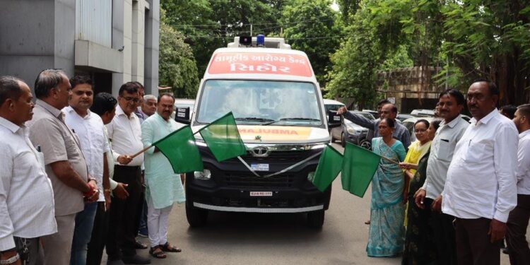 સિહોર સામુહિક આરોગ્ય કેન્દ્ર ને સંસદ સભ્યશ્રી મનસુખભાઇ માંડવીયા દ્વારા એમ્બ્યુલન્સનું લોકાર્પણ