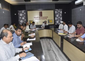 મુખ્યમંત્રીશ્રી ભૂપેન્દ્રભાઇ પટેલની ભાવનગર જિલ્લાની સંભવત: મુલાકાત સંદર્ભે સમીક્ષા બેઠક યોજાઇ