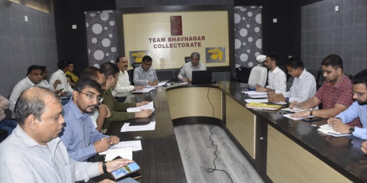 મુખ્યમંત્રીશ્રી ભૂપેન્દ્રભાઇ પટેલની ભાવનગર જિલ્લાની સંભવત: મુલાકાત સંદર્ભે સમીક્ષા બેઠક યોજાઇ
