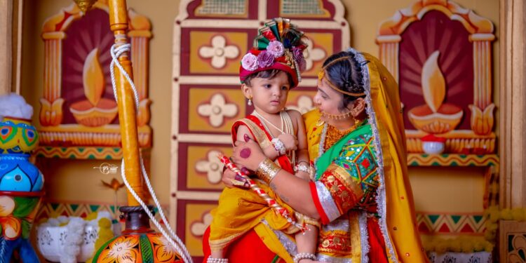 જન્માષ્ટમી પર્વ નિમિત્તે આજે સમગ્ર દેશ શ્રી કૃષ્ણ જન્મોત્સવ ધામધૂમથી ઉજવણી કરશે