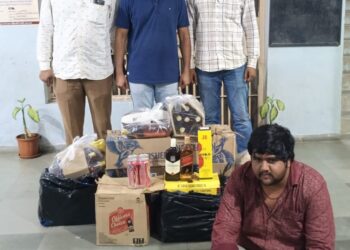 ભારતીય બનાવટનાં પરપ્રાંત ઇંગ્લીશ દારૂની અલગ-અલગ બ્રાન્ડની બોટલ નંગ-૮૪ તથા બિયર ટીન-૧૬૮ કિ.રૂ.૫૦,૪૬૦/- સહિત કુલ કિ.રૂ.૨,૬૦,૪૬૦/-ના મુદ્દામાલ સાથે એક ઇસમને ઝડપી પાડતી ભાવનગર લોકલ ક્રાઇમ બ્રાન્ચ