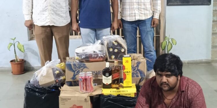 ભારતીય બનાવટનાં પરપ્રાંત ઇંગ્લીશ દારૂની અલગ-અલગ બ્રાન્ડની બોટલ નંગ-૮૪ તથા બિયર ટીન-૧૬૮ કિ.રૂ.૫૦,૪૬૦/- સહિત કુલ કિ.રૂ.૨,૬૦,૪૬૦/-ના મુદ્દામાલ સાથે એક ઇસમને ઝડપી પાડતી ભાવનગર લોકલ ક્રાઇમ બ્રાન્ચ