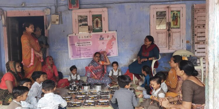 ભાવનગર જિલ્લા પંચાયત દ્વારા ૧૫૯૧ આંગણવાડી કેંદ્રોમાં સ્તનપાન સપ્તાહની ઉજવણી