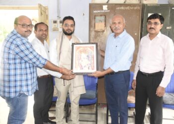 ભાવનગર જિલ્લા માહિતી કચેરીના નાયબ માહિતી નિયામકશ્રી ચિંતન રાવલની બદલી થતાં વિદાય સમારંભ અને નવા ઇન્ચાર્જ માહિતી નિયામકશ્રી શ્રી આર.એસ.ચૌહાણનો સત્કાર સમારંભ યોજાયો