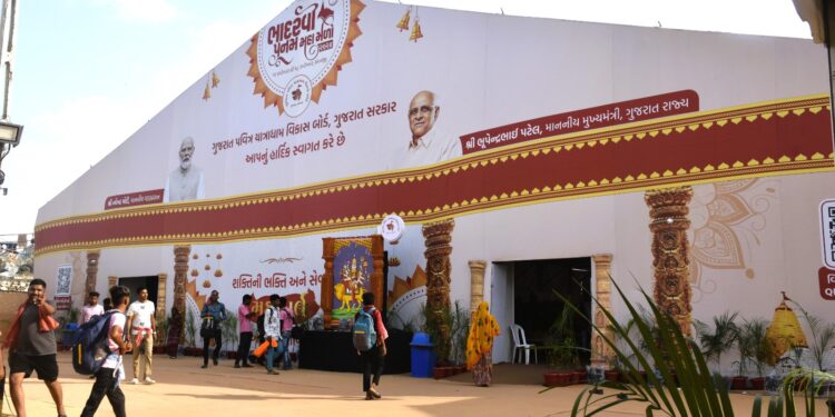 ગુજરાત સરકાર દ્વારા અંબાજી આવતા પદયાત્રીઓ માટે અદ્યતન વોટરપ્રુફ વિસામાનું આયોજન