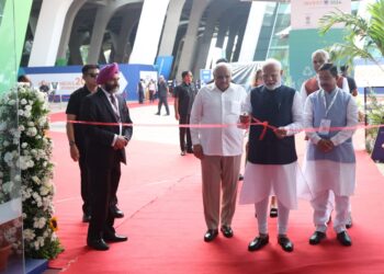 પીએમ મોદીની પ્રેરક ઉપસ્થિતિમાં ગાંધીનગરના  ખાતે ‘RE-INVEST-2024’ સમિટ ઍન્ડ એક્ષ્પોનો શાનદાર પ્રારંભ