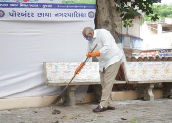 સ્વચ્છતા હી સેવા અભિયાન અંતર્ગત સફાઈ શ્રમદાનમાં સહભાગી બનતા સીએમ