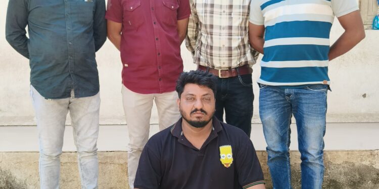 ભરતનગર પોલીસ સ્ટેશનમાં દાખલ થયેલ ઇંગ્લીશ દારૂના ગુન્હામાં નાસતાં-ફરતાં આરોપીને ઝડપી પાડતી ભાવનગર લોકલ ક્રાઇમ બ્રાન્ચ