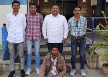 દાઠા પોલીસ સ્ટેશનમાં દાખલ થયેલ ઇંગ્લીશ દારૂના ગુન્હામાં નાસતાં-ફરતાં આરોપીને ઝડપી પાડતી ભાવનગર લોકલ ક્રાઇમ બ્રાન્ચ