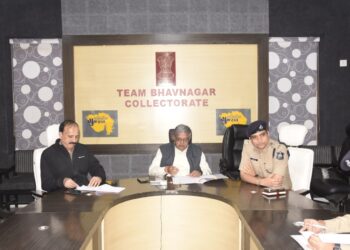 ભાવનગર ખાતે જિલ્લા કલેકટરશ્રી આર.કે.મહેતાના અધ્યક્ષસ્થાને રોડ સેફ્ટી કાઉન્સિલની બેઠક યોજાઈ