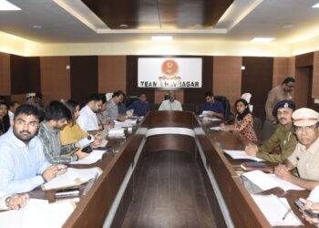 ભાવનગર ખાતે જિલ્લા કલેક્ટરશ્રી આર. કે. મહેતાના અધ્યક્ષસ્થાને જિલ્લા સંકલન સમિતિની બેઠક યોજાઇ.