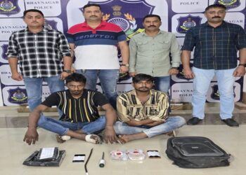 સોના ચાંદીના દાગીના રોકડા રુપિયા, મોબાઈલ ફોન સહીત કુલ કિં.રૂ.૮,૬૦,૫૧૦/-ના મુદ્દામાલ ઘરફોડ ચોરીઓના આરોપીઓને ઝડપી લેતી ભાવનગર લોકલ ક્રાઈમ બ્રાન્ચ
