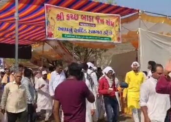 સુપ્રસિદ્ધ યાત્રાધામ પાલીતાણા માં શેત્રુંજય ગિરિવર ઉપર છ ગાઉ યાત્રામાં જૈનોનું માનવ મહેરામણ ઉમટી પડ્યું