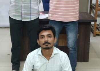 ભાવનગર લોકલ ક્રાઇમ બ્રાન્ચનો સપાટો વલસાડ જીલ્લાના વાસી G.I.D.C પોલીસ સ્ટેશનના છેતરપિંડી-ઠગાઈના ગુનામાં પકડવાના બાકી આરોપીને ઝડપી પાડ્યો .