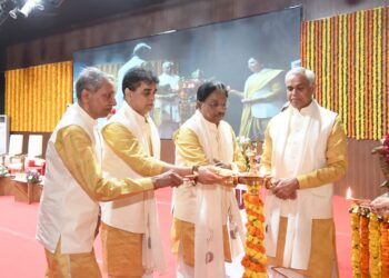 જે વિદ્યાર્થી માતા-પિતા, સમાજ અને દેશની અપેક્ષાઓ પૂર્ણ કરે છે તે જ સફળ છે  : શ્રી આચાર્ય દેવવ્રતજી