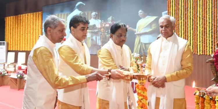 જે વિદ્યાર્થી માતા-પિતા, સમાજ અને દેશની અપેક્ષાઓ પૂર્ણ કરે છે તે જ સફળ છે  : શ્રી આચાર્ય દેવવ્રતજી