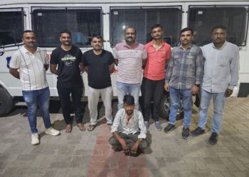 ભાવનગર લોકલ ક્રાઇમ બ્રાન્ચ નો સપાટો ભાવનગરના શિહોર પોલીસ સ્ટેશનમાં દાખલ થયેલ રૂ.૮૮,૮૫,૧૨૩/-ના અમુલ ઘી ભરેલ ડબ્બાઓની છેતરપીંડી અને વિશ્વાસઘાતના ગુન્હામાં છેલ્લા ચારેક વર્ષથી નાસતાં-ફરતાં આરોપીને રાજસ્થાનથી ઝડપી પાડ્યો