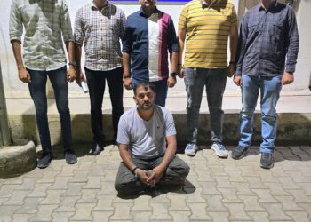 ભાવનગર, બોરતળાવ પોલીસ સ્ટેશનમાં દાખલ થયેલ હત્યાના ગુન્હામાં ભાવનગર જિલ્લા જેલમાંથી વચગાળાની રજા ઉપરથી ફરાર થયેલ કાચા કામના કેદીને ઝડપી લેતી ભાવનગર લોકલ ક્રાઇમ બ્રાન્ચ