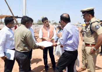 ભુજ ખાતે તા.૨૬મીના યોજાનાર પ્રધાનમંત્રીશ્રીના સંભવિત કાર્યક્રમની તૈયારી અનુસંધાને પ્રભારીમંત્રીશ્રી પ્રફુલભાઇ પાનશેરીયાના અધ્યક્ષસ્થાને સમીક્ષા બેઠક યોજાઇ