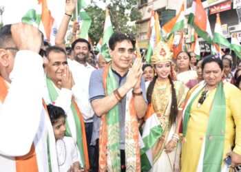 યોગીચોકથી કારગીલ ચોક સુધી ‘ભારત માતા કી જય’ના નારાથી તિરંગા યાત્રા ગુંજી ઉઠી