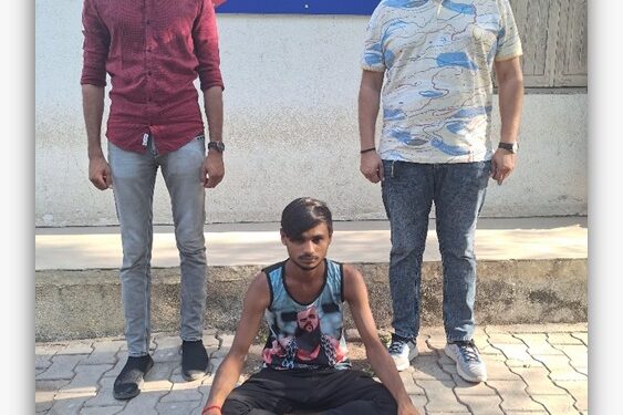 ચોરી થયેલ મોબાઈલ ફોન-૦૮ કિં.રૂ.૧,૩૭,૦૦૦/-ના મુદ્દામાલ સાથે આઠ ઈસમોને ઝડપી મોબાઈલ ચોરીના ગુનાઓ શોધી કાઢતી ભાવનગર લોકલ ક્રાઇમ બ્રાન્ચ