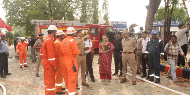 ભાવનગરના તગડી ઇન્ડિયન ઓઇલ કોર્પોરેશન લિમિટેડ ખાતે એર સ્ટ્રાઈક.ભાવનગર જિલ્લાના તગડી ખાતે ઓપરેશન અભ્યાસ સિવિલ ડિફેન્સ મોકડ્રિલ યોજાઇ