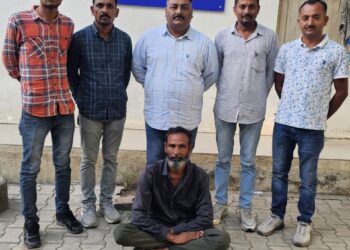 ભાવનગરપાલીતાણા રૂરલ પોલીસ સ્ટેશનમાં સને-૨૦૧૫ની સાલમાં દાખલ થયેલ હત્યાના ગુન્હામાં આજીવન કેદની સજા ભોગવતાં ફર્લો રજા ઉપરથી છેલ્લાં સાત વર્ષથી ફરાર કેદીને ઝડપી લેતી ભાવનગર લોકલ ક્રાઇમ બ્રાન્ચ