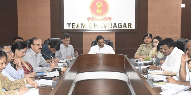 ભાવનગર ખાતે જિલ્લા કલેક્ટરશ્રી ડૉ. મનીષ કુમાર બંસલના અધ્યક્ષસ્થાને પ્રિ-મોન્સુન બેઠક યોજાઇ