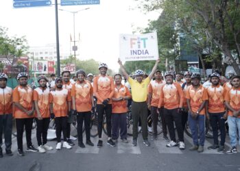 વિશ્વ સાયકલ દિવસ નિમિત્તે ભાવનગર સાયકલ ક્લબ આયોજિત 15 કી.મી. સાયકલ રાઈડ યોજાઈ.સાયકલ રાઇડમા ભાવનગર જિલ્લા કલેકટર શ્રી ડૉ. મનીષ કુમાર બંસલ જોડાયા હતા.