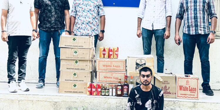 ભારતીય બનાવટનાં ઇંગ્લીશ દારૂની અલગ-અલગ બ્રાન્ડની નાની-મોટી બોટલ નંગ-૪૦૭ તથા બિયર ટીન નંગ-૧૦ કિં.રૂ.૧,૨૫,૨૮૭/-ના મુદ્દામાલ સાથે એક ઇસમને ઝડપી પાડતી  ભાવનગર લોકલ ક્રાઇમ બ્રાન્ચ