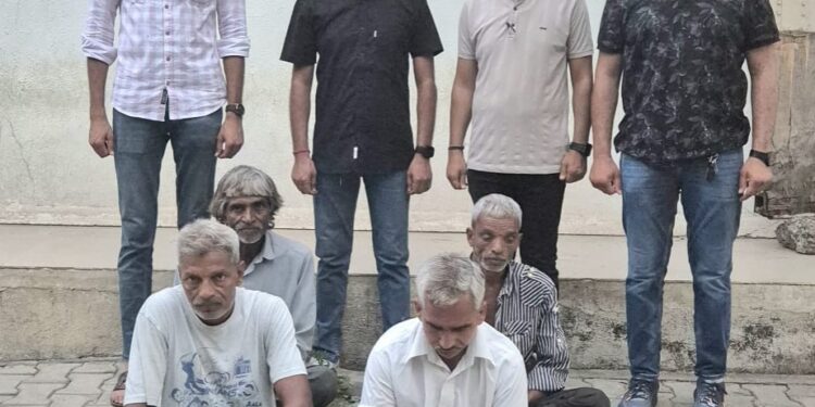 રોકડ રૂ.૧૦,૨૬૦/-નાં મુદ્દામાલ સાથે ગંજીપત્તાનો હાર-જીતનો હાથકાંપનો જુગાર રમતા પાંચ ઇસમોને ઝડપી પાડતી ભાવનગર લોકલ ક્રાઇમ બ્રાન્ચ