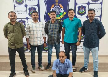 નોકર ચોરીના ગુન્હામાં પકડવાના બાકી આરોપીને ઝડપી પાડતી ભાવનગર લોકલ ક્રાઇમ બ્રાન્ચ